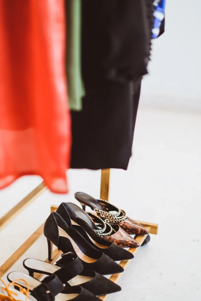 Ropa y calzado de importación en España.